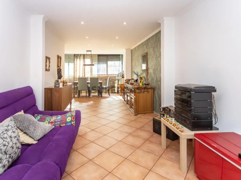 Elutuba - Open-Plan Apartment with River View in Almada