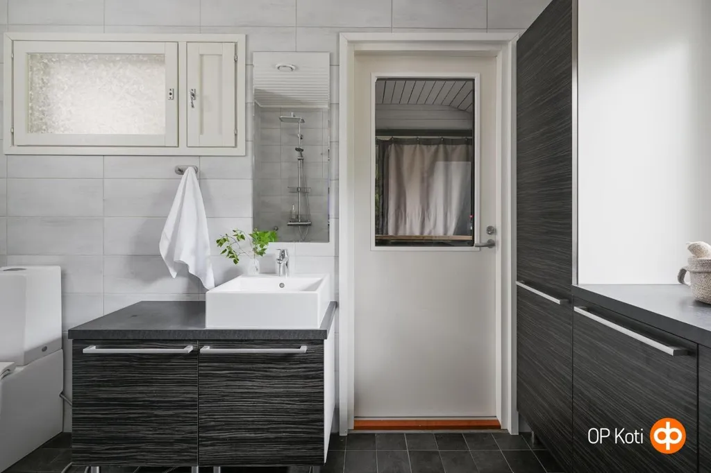 Salles de bain - Maison 4 pièces à Jyväskylä
