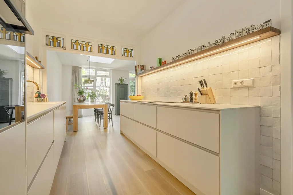 Cuisine - Renovated Ground Floor Flat with Water View in Amsterdam