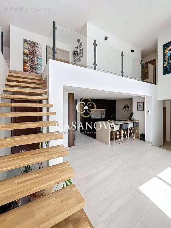 Pièces - Villa Contemporaine avec Vue Panoramique à Clermont-l'Hérault