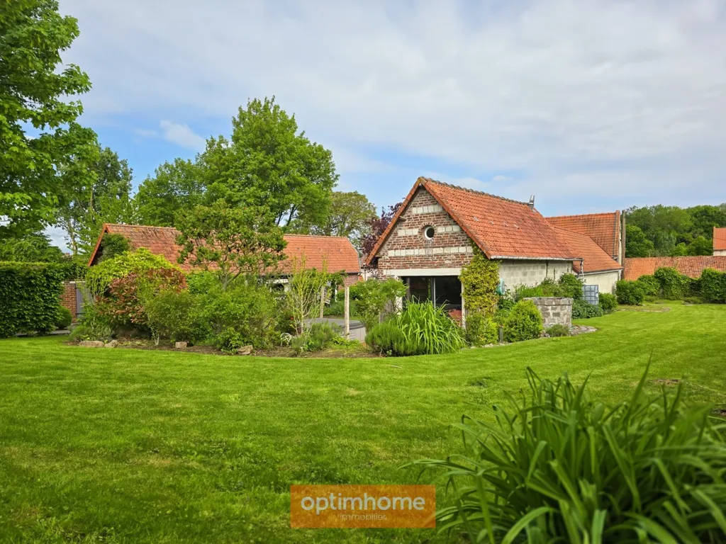Jardin - Corps de Ferme Rénové avec Dépendance à Wanquetin