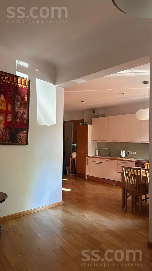 Elutuba - Renovated Apartment with Courtyard View in Riga Centre