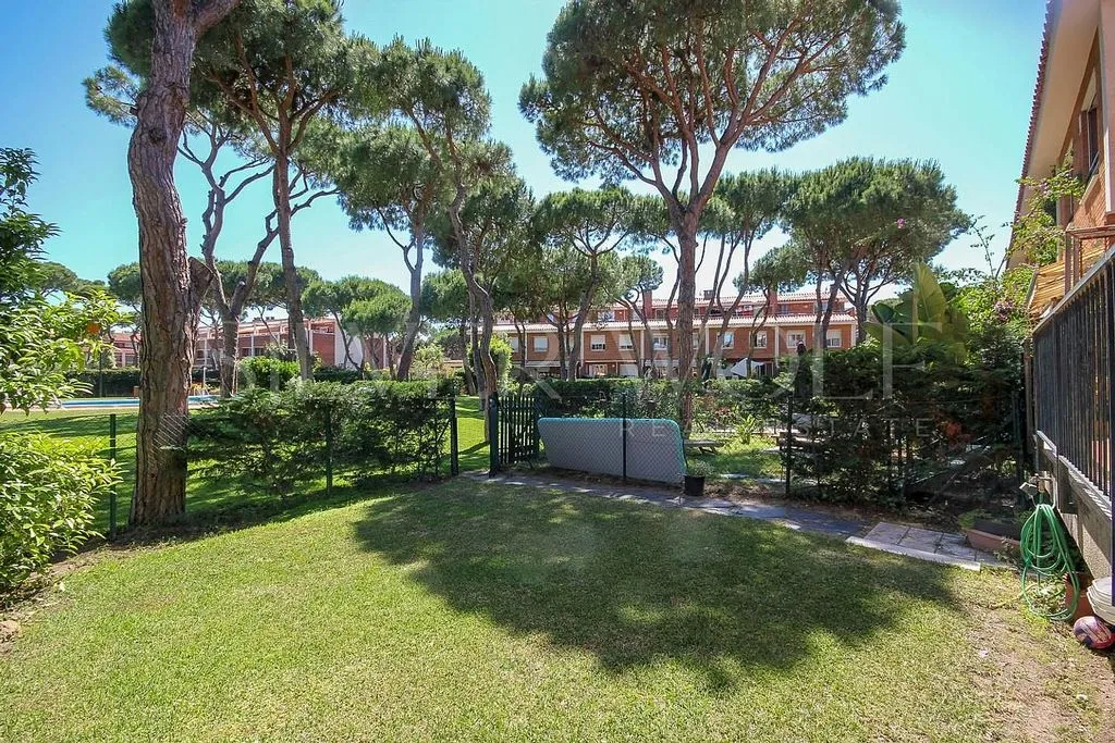 Jardin - Terraced House with Pool in Gavà Mar