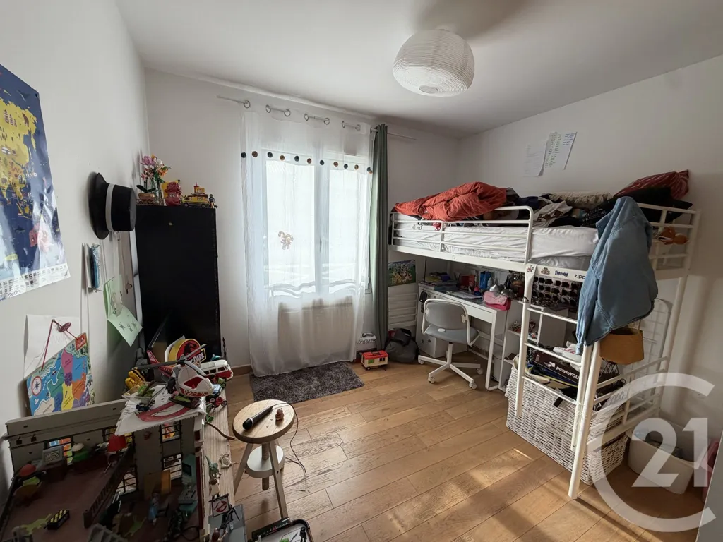 Chambres - Maison avec Piscine et Vue Imprenable à Pommiers