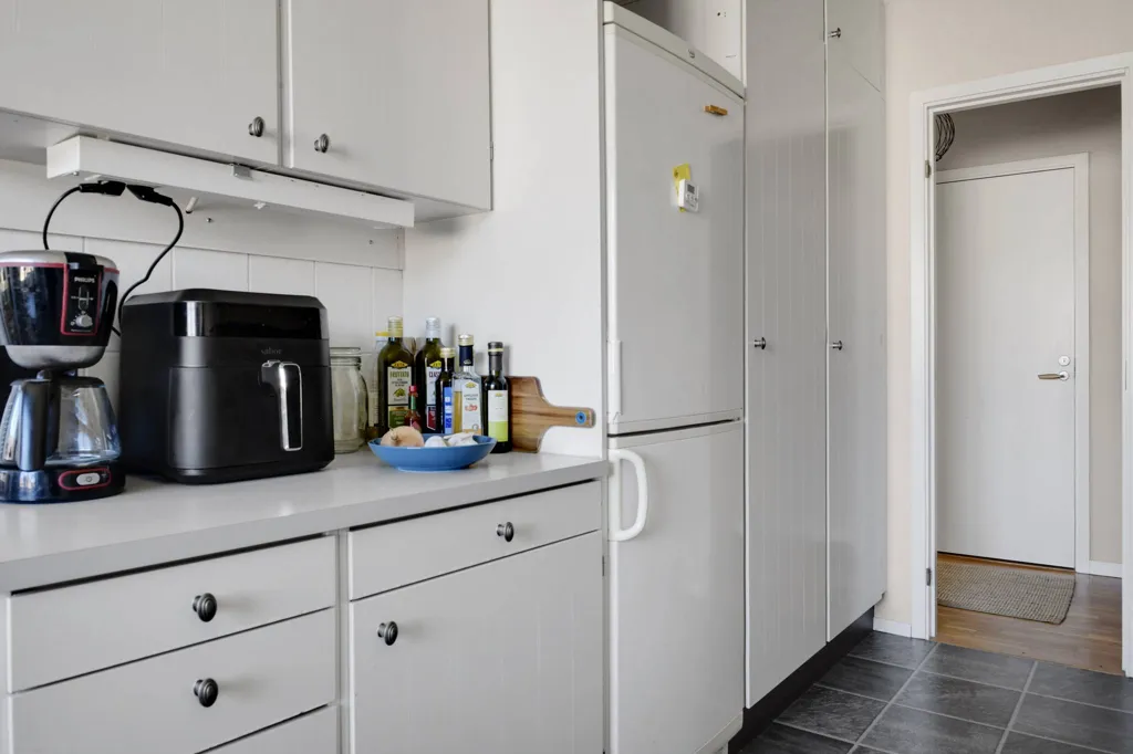 Kitchen - Two-Bedroom Flat with Balcony in Falköping