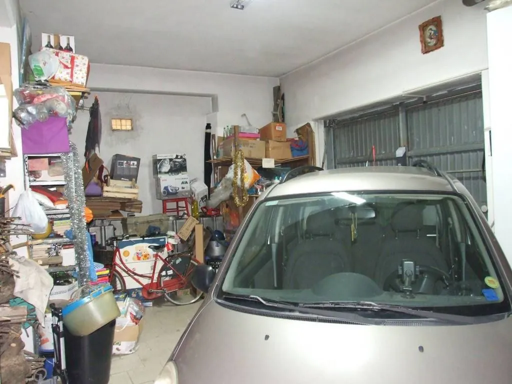 Garage - Luxury Villa with Private Garden in Prato