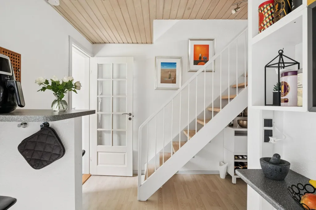 Pièces - 1960s Brick Row House in Aalborg SØ