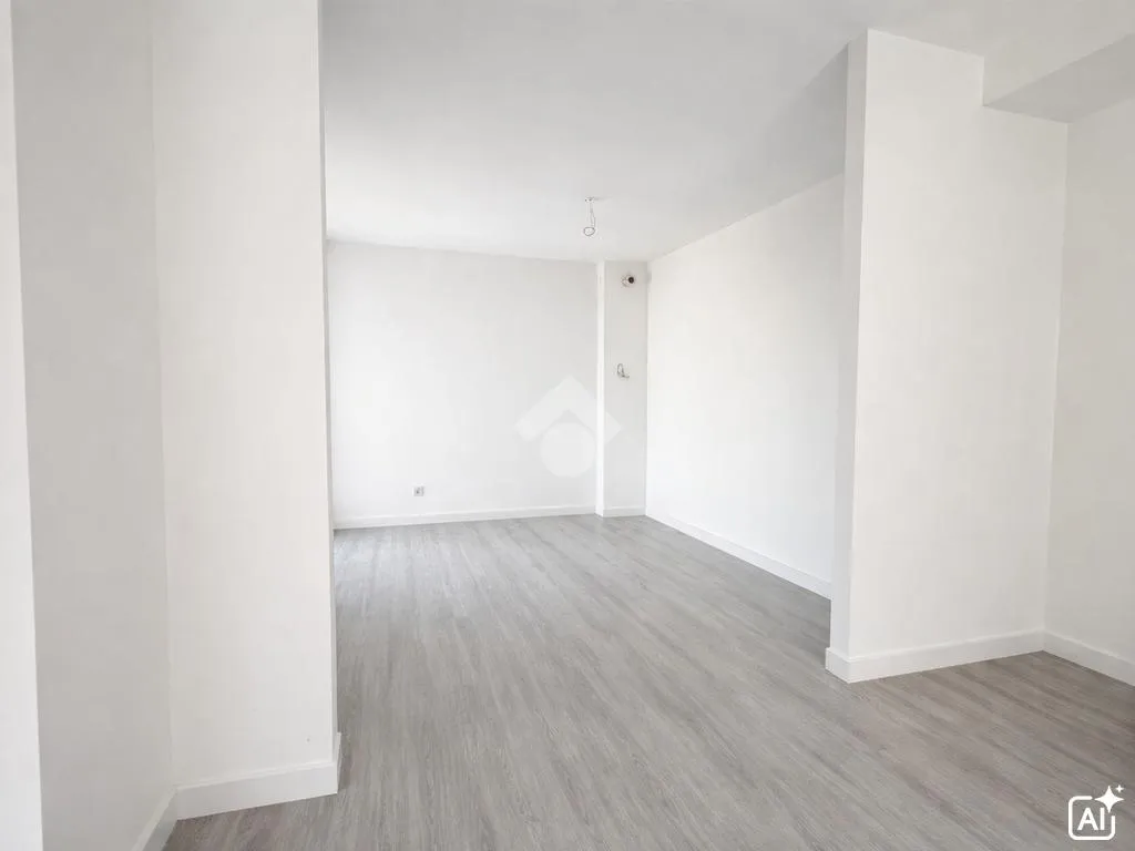 Toad - 4-Bedroom Apartment with Balconies in Piacenza