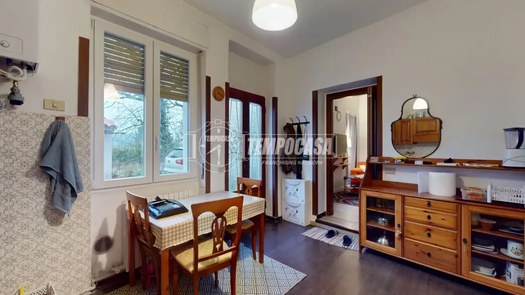 Salle à manger - Three-Bedroom Apartment with Courtyard in Besana in Brianza
