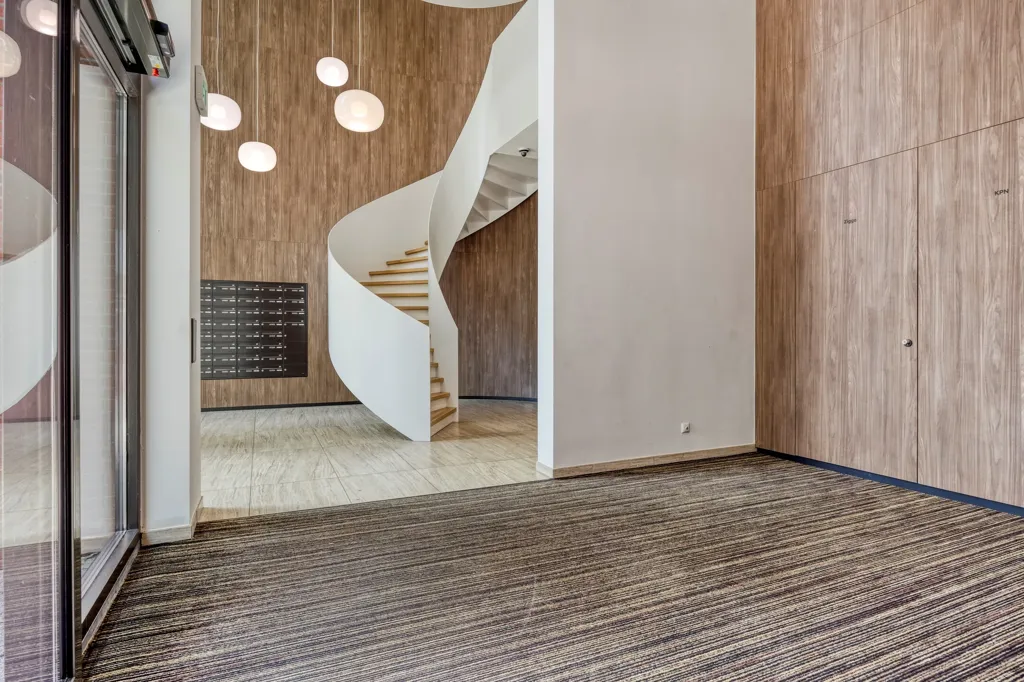 hallway_entrance