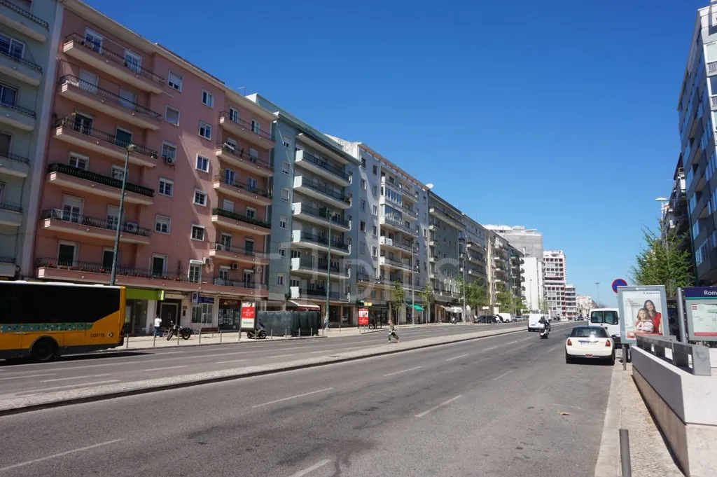 Extérieur - Shop in New Development, Alvalade, Lisbon