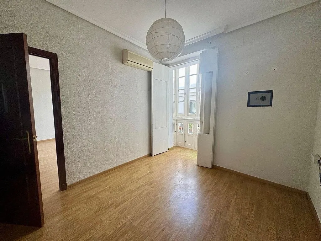 Toad - Bright Apartment with Balcony in Cádiz Centre