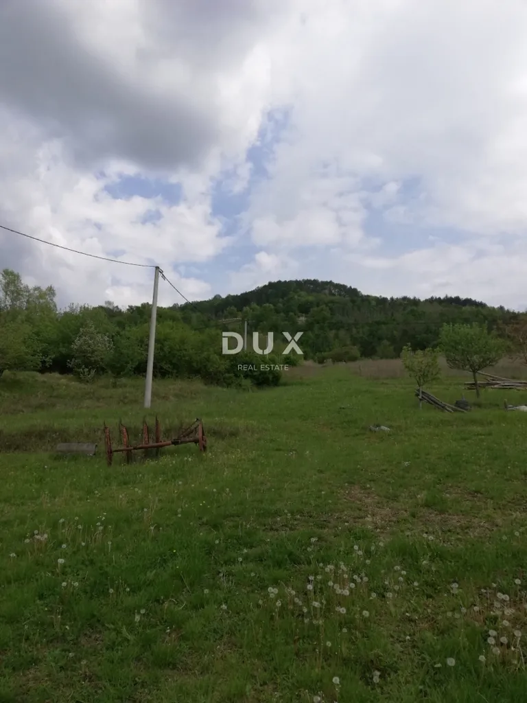Aed - Mixed-Use Land with Historic View in Motovun