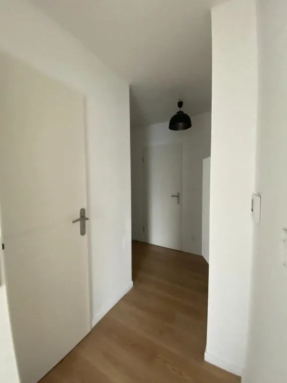 Entrée - Appartement avec Balcon dans le Quartier Vivant de Tourcoing