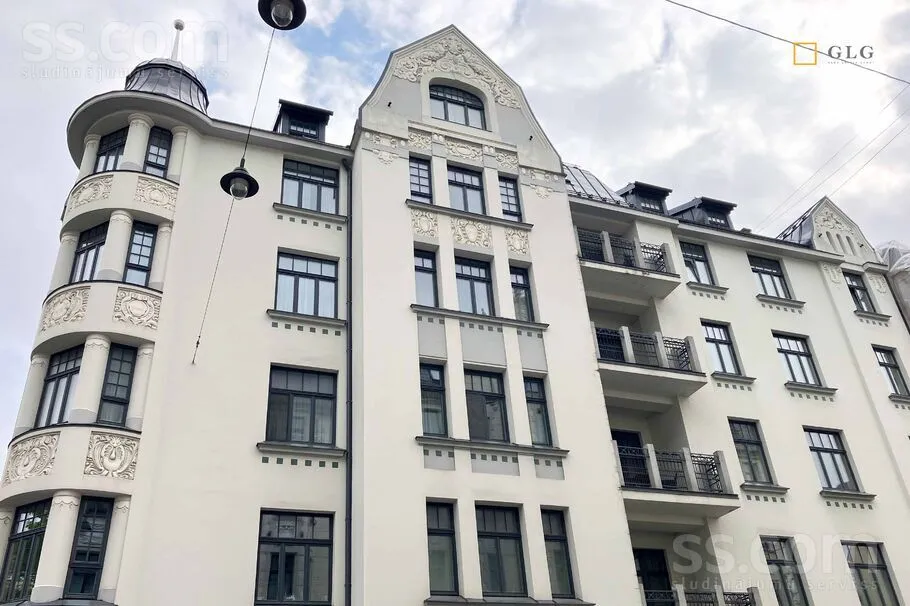 Välivaade - Furnished Apartment with Balcony in Riga Centre