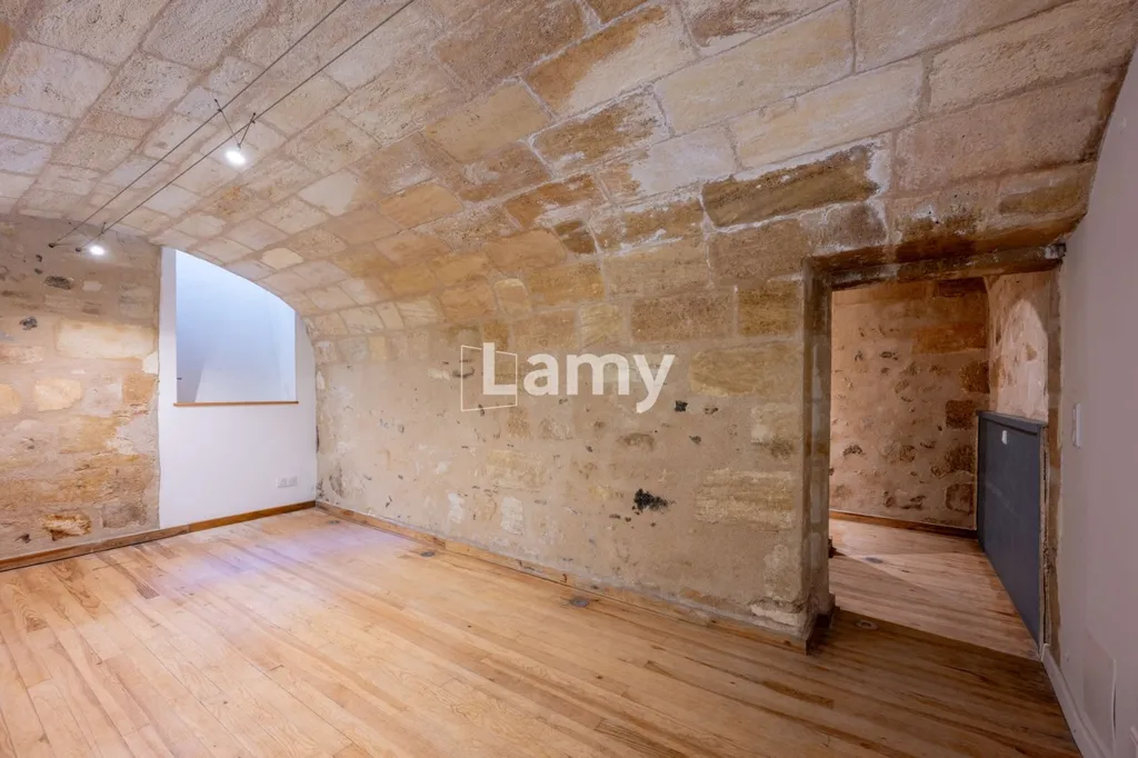 Pièces - Appartement Souplex avec Cour à Bordeaux Gambetta