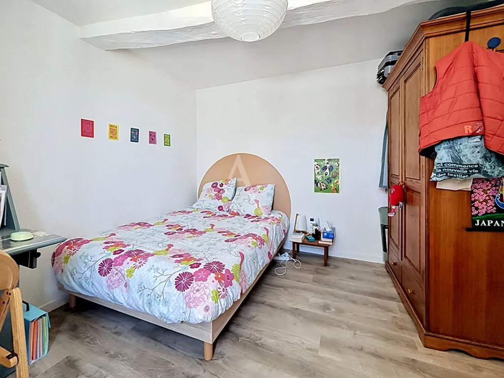 Magamistoad - 2-Bedroom Apartment with Terrace in Laval Centre