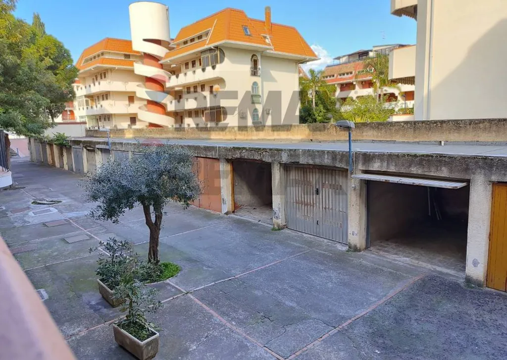 Garden - Apartment with Private Beach Access in Giardini-Naxos