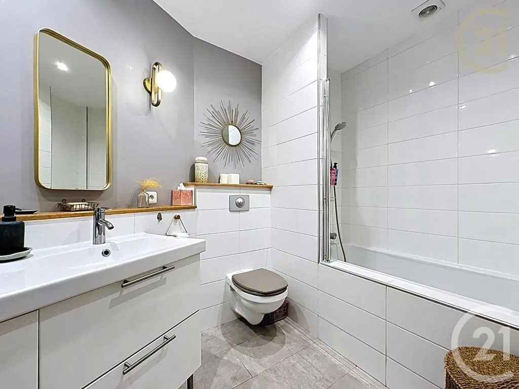 Vannitoad - Charming 4-Bedroom Apartment in Versailles