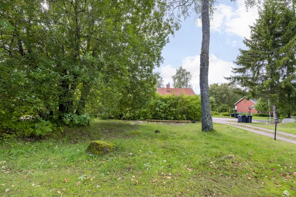 Aed - Freehold Plot with Building Potential in Skyttorp