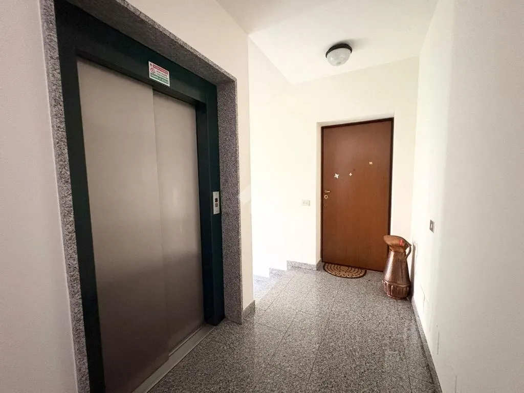 Ingresso - Appartamento con balcone in zona tranquilla a Gallarate