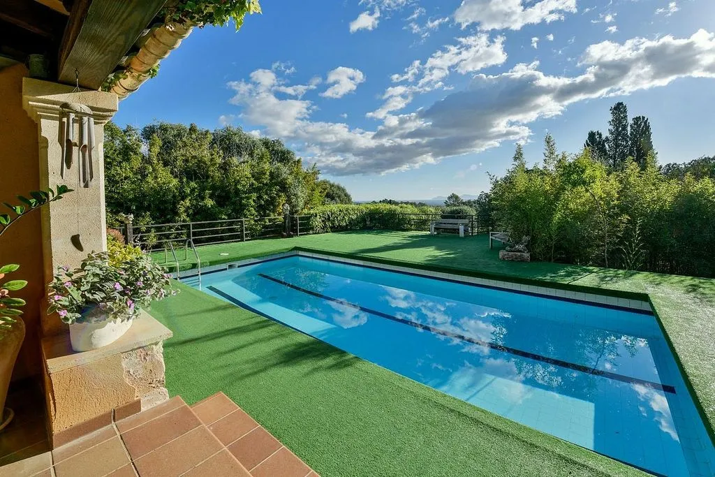 Piscina - Rustic Finca with Mountain Views in Inca