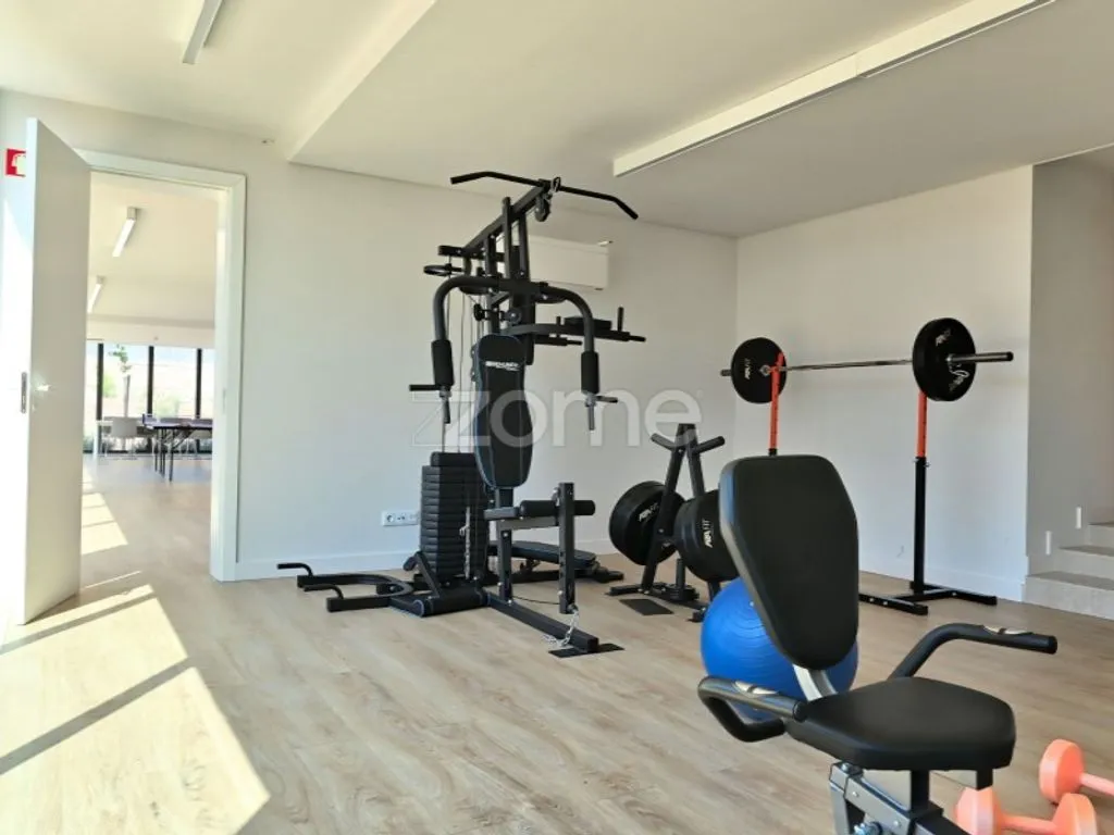 Pièces - Luxury T4 with Sea View in Cascais