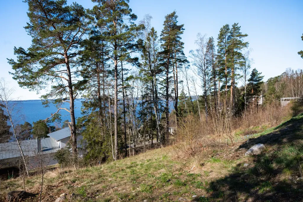 Aed - Plot with Lake View in Svärtinge, Östergötland