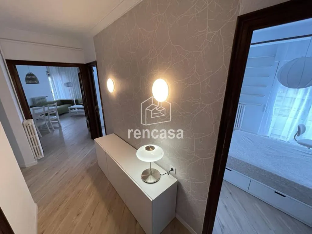 Esik - Spacious Flat with Balcony in Lleida Centre