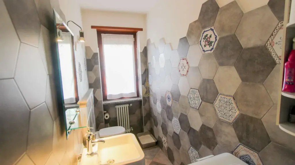 Bathrooms - Apartment with Private Garden in Moncalieri