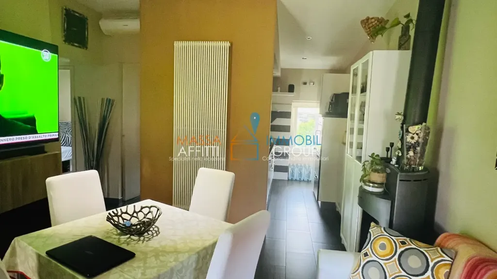 Salle à manger - Semi-detached House with Veranda in Massa