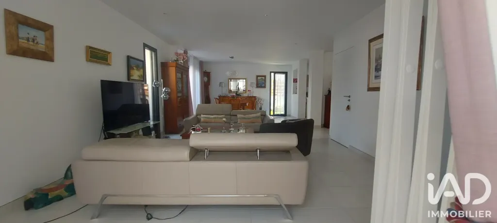 Séjour - Maison Récemment Construite avec Jardin à Saint Alban