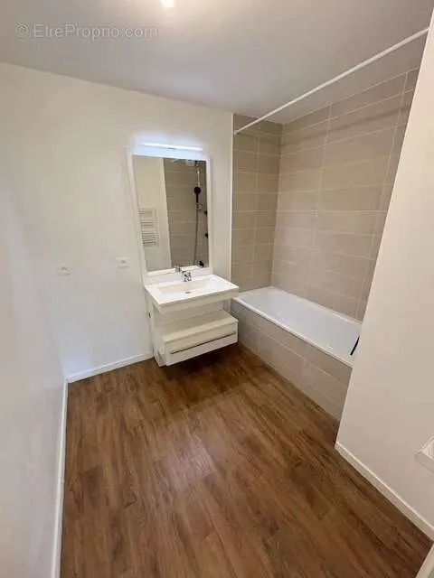 Bagni - T3 Apartment with Balcony in Bruges