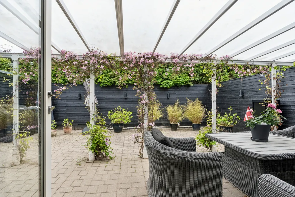 Terrasse - Villa with Øresund View in Ålsgårde