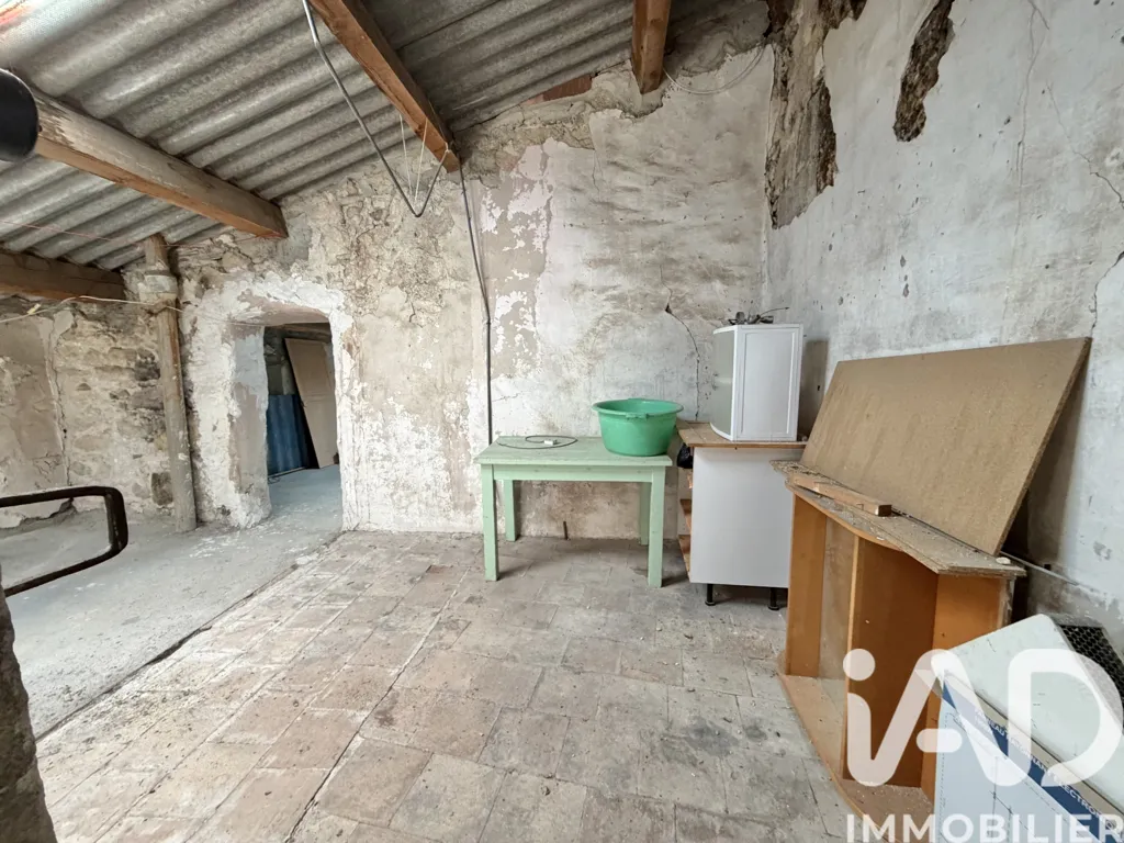 Toad - Village House with Renovation Potential in Puimisson