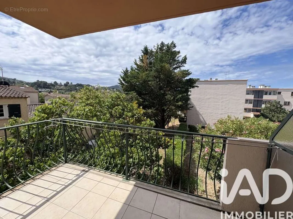 Balcon - Appartement T4 avec Balcon à Saint-Cyr-sur-Mer