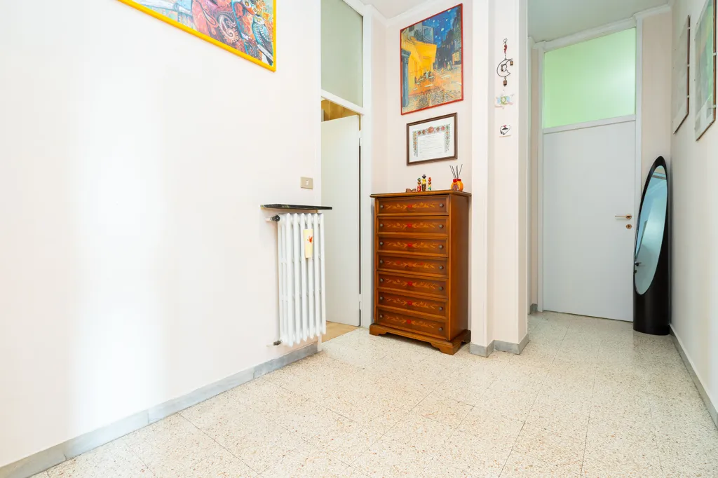 Esik - Apartment with Balcony in Torino, Vallette Lucento