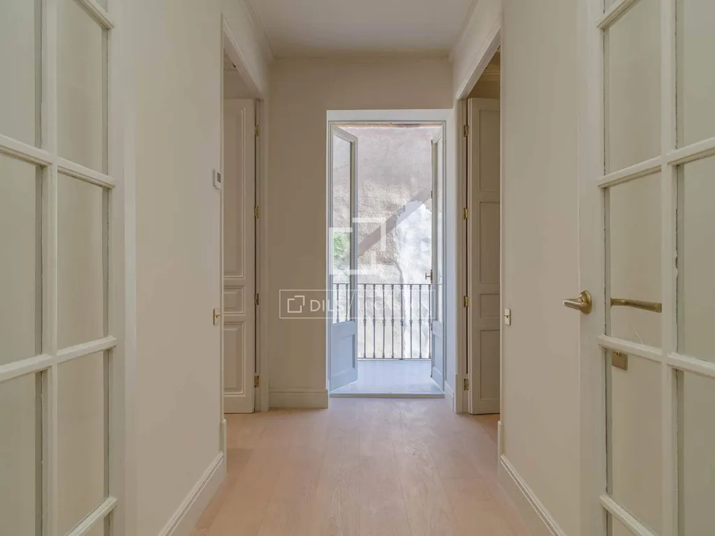 hallway_entrance