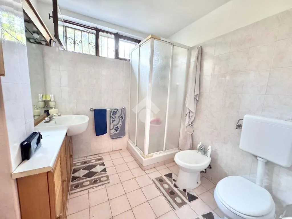 Vannitoad - Corner Semi-Detached Villa with Garden in Casarile