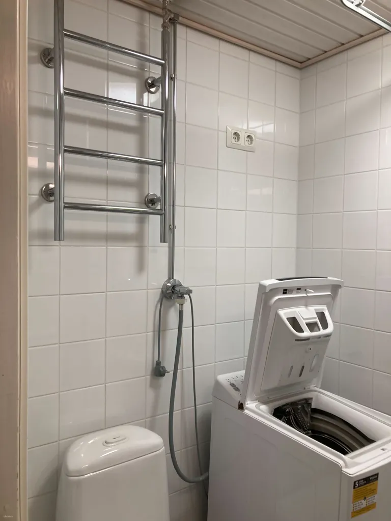 Pesuköök - Studio Apartment with Light Rail Access in Oulunkylä