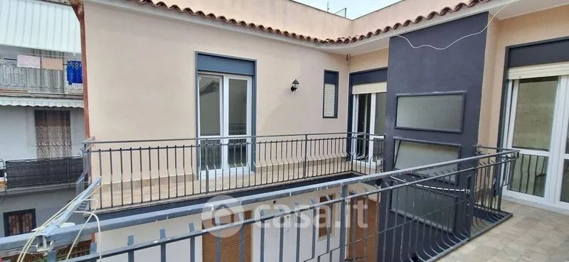 Rõdu - Three-Bedroom Apartment with Terrace in Catania