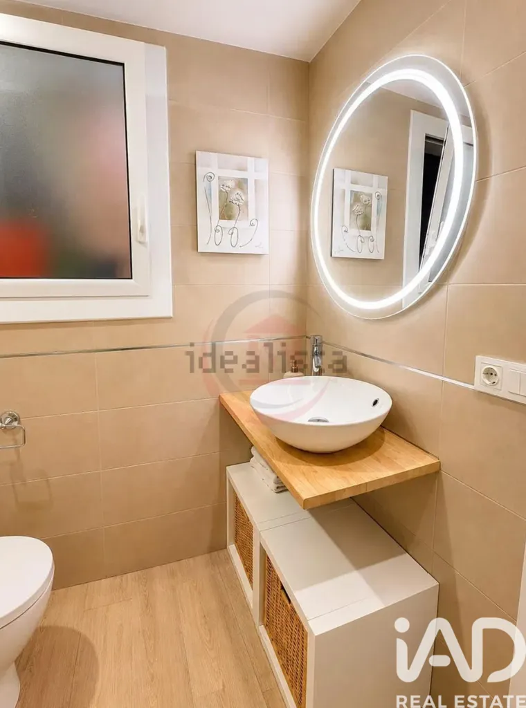 Bathrooms - Reformed Flat with Terrace in Poble Sec, Barcelona