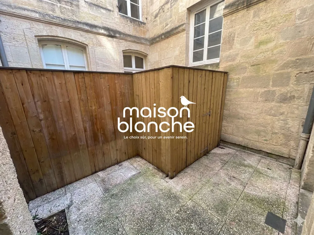 Jardin - Commerce avec Cour-Terrasse à Bordeaux