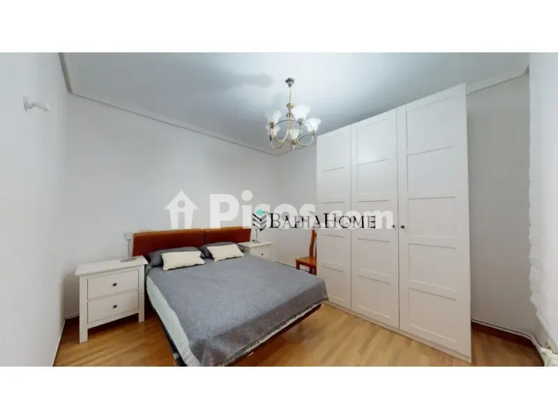 Chambres - Fully Furnished Flat with Balcony in Santander