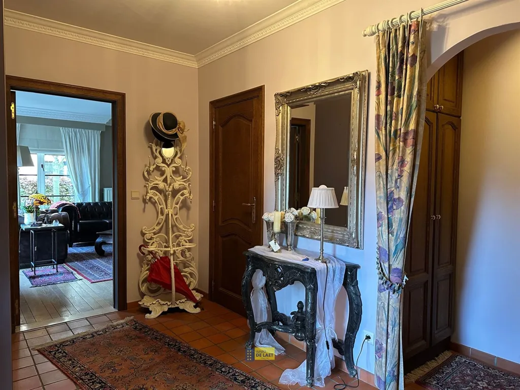 Esik - Spanish-Style Ground Floor House with Garden in Spaans