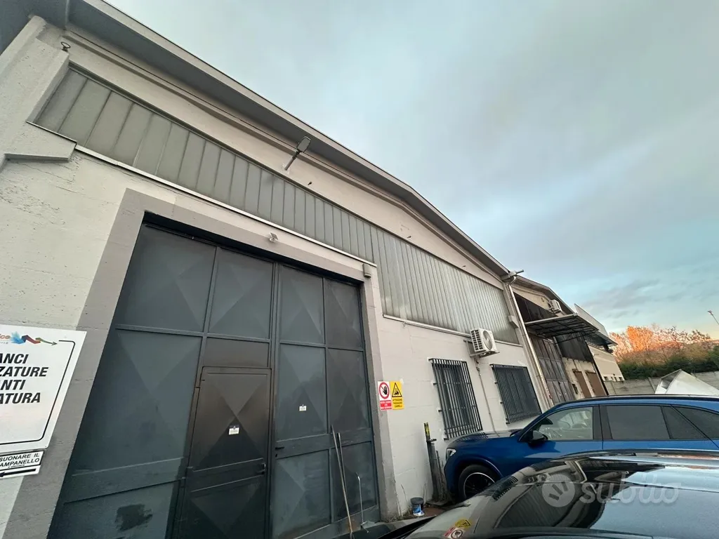 Garaaž - Warehouse with Parking in Medolago Industrial Zone