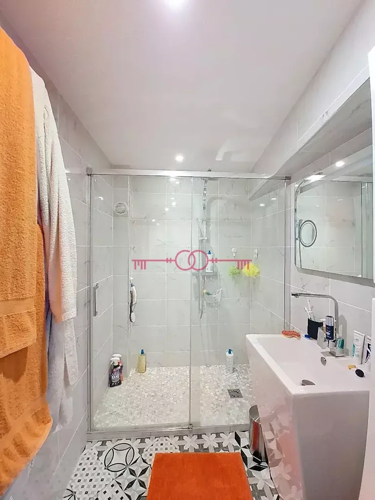 Salles de bain - Appartement Rénové en Hyper Centre à Châlons-en-Champagne