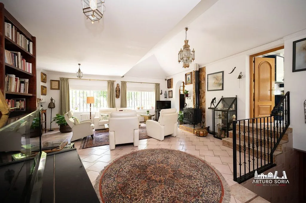 Elutuba - Detached House with Development Potential in Arturo Soria