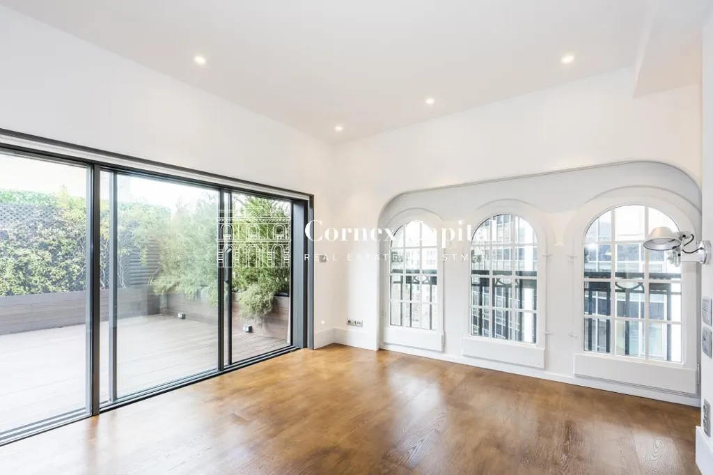 Living Room - Penthouse-Duplex with Terrace in Eixample, Barcelona