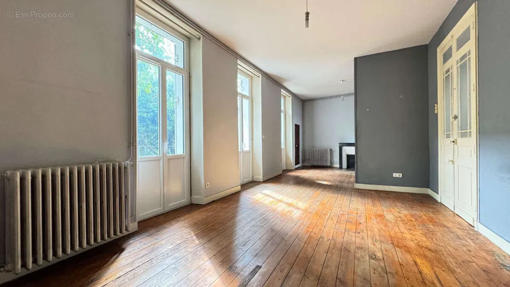 9-toaline korter asukohas Perigueux